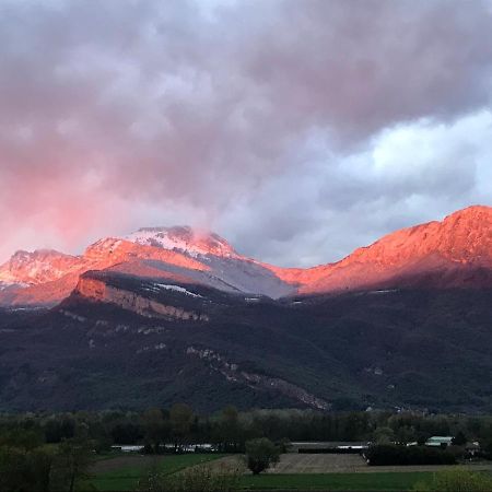 Villa La Dent Du Loup A La Campagne, Proche De Grenoble Noyarey Exterior foto